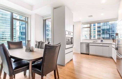Seaport District Apartment | Luxury Apt with Gym in Seaport