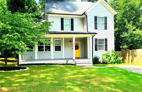 Sylvan Hills House | Luxury Atlanta Home - Self Check-in Pet Friendly Free Parking