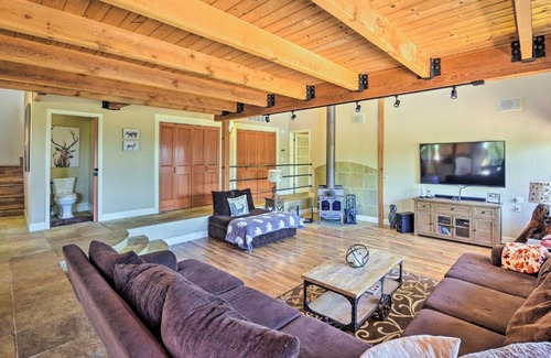 Auberry House | Luxury Auberry Retreat in Sierra National Forest