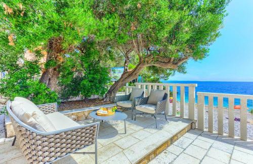 Ivan Dolac Apartment | Luxury Beach app P2 amazing location