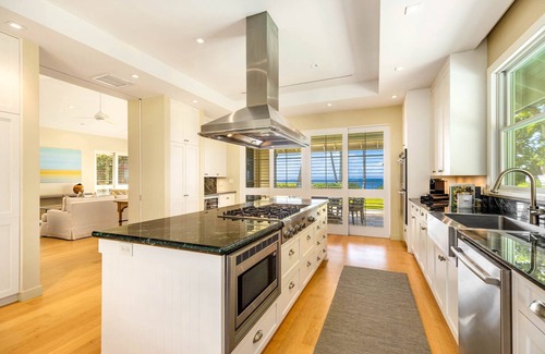 'Aina Haina House | Luxury Beach Estate w/ Pool & Private Sandy Stretch Overlooking Maunalua Bay