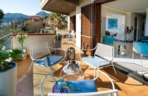 Mazzeo Apartment | Luxury Beachfront Apartment Taormina Pool and Parking