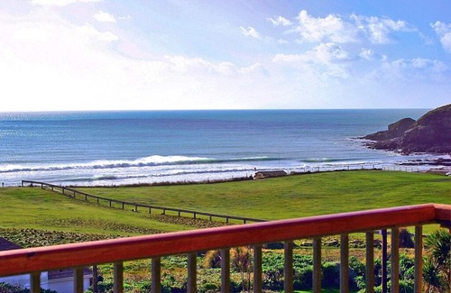 Praa Sands Apartment | Luxury Beachside Penthouse with Stunning Sea Views