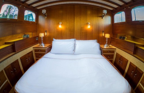 Bishop's Other | Luxury boats and moorings Westminster Bridge
