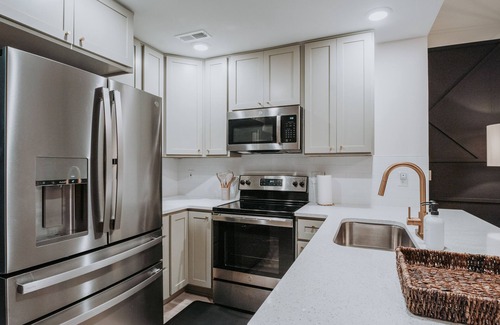 New Albany House | Luxury Bourbon Trail & Derby Stay.n
