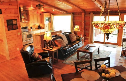 Gatlinburg - Pigeon Forge House | Luxury cabin, best views of Smokies! Chef's kitchen, seasonal pool, hot tub more