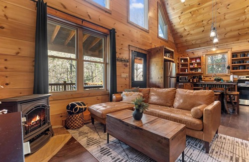 Cashiers Cabin | Luxury Cabin Hot Tub, Trails, 2 Ponds & Waterfalls