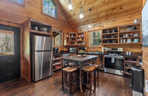 Cashiers Cabin | Luxury Cabin Hot Tub, Trails, 2 Ponds & Waterfalls