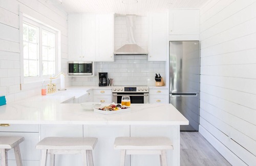 East Porpoise Bay House | Luxury Cabin + Private Beach + Old Growth Forest = Mamma's Saltwater Hideaway