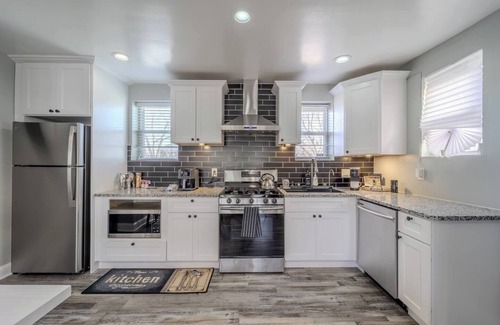 Washington House | Luxury Capitol Hill Modern Retreat with Patio