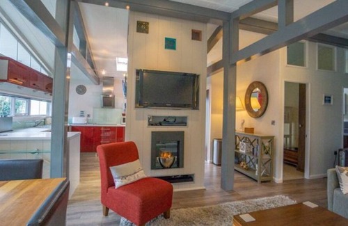 Mynytho Ski Chalet | Luxury chalet at the Warren, Abersoch
