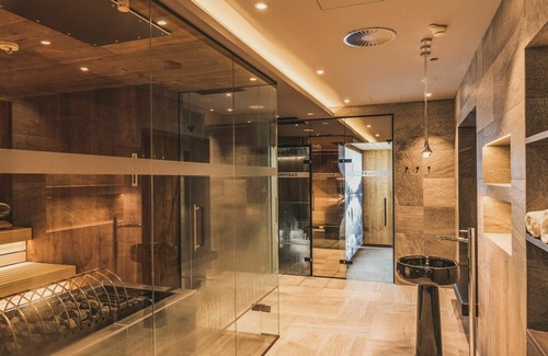 Ehrwald Ski Chalet | Luxury Chalet with half board, fireplace, pool & SPA area, PURE Resort Ehrwald