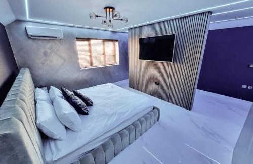 Wolverhampton Apartment | Luxury City Stay: 2-BR Penthouse