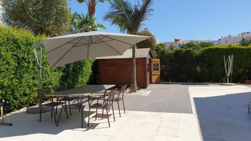 Santa Eulalia Villa | Luxury city Villa Olivia 10 - 15 min to the Beach Oura, private swimming pool
