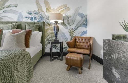 Ewenny House | Luxury Coach House Sleeps 12 Five Bedrooms