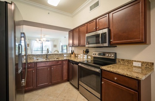 Lakewood Ranch Condo | Luxury Condo in Upscale Lakewood National Golf CommunitynExperience the Best