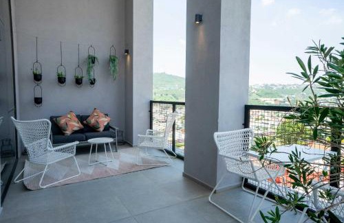 Leon Apartment | Luxury Condo Scenic Views of Festival del Globo