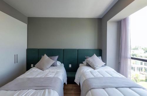 Leon Apartment | Luxury Condo Scenic Views of Festival del Globo