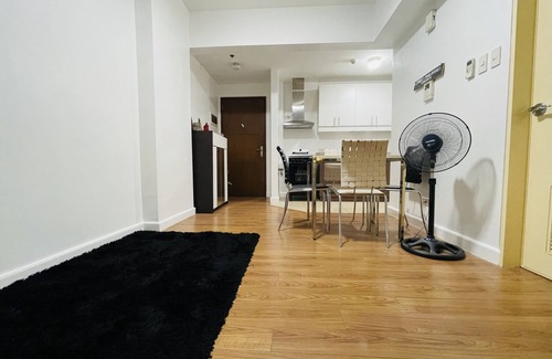 Salcedo Village Condo | Luxury condo