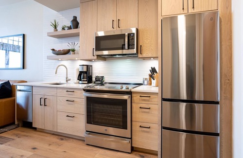 Tamarack Resort Apartment | Luxury Condo|Scenic Jug Mountain Views