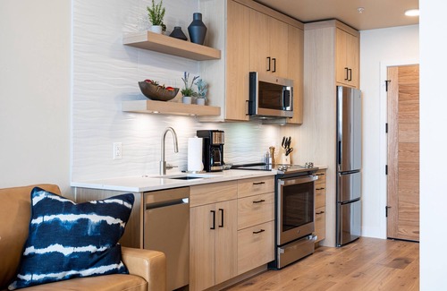 Tamarack Resort Apartment | Luxury Condo|Scenic Jug Mountain Views