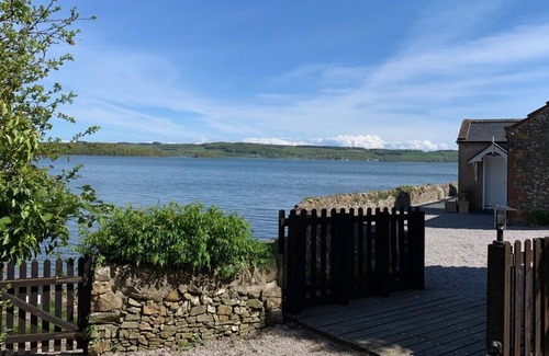 Kirkcudbright Cottage | Luxury Cottage Overlooking Sea with Direct Beach Access Set In 2 Acres