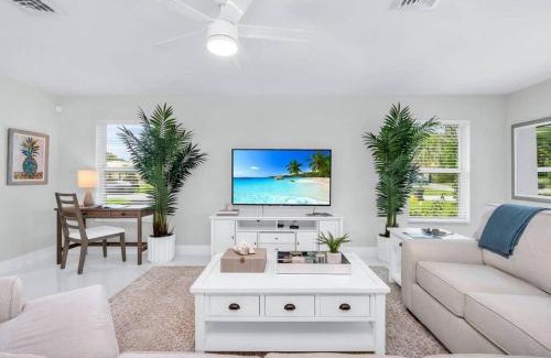 Delray Beach Villa | Luxury Designer Delray Beach. 10 Min to the Beach!