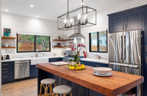 Sebastopol House | Luxury Designer Home w/Spa ~ Stroll into Sebastopol