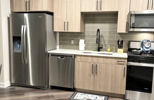 Cabbagetown Apartment | Luxury Extended Stay 1-bedrm apt in Downtown Atlanta with WiFi, AC, fitness room