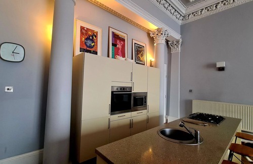 Kelvinbridge Apartment | Luxury Flat close to Glasgow University
