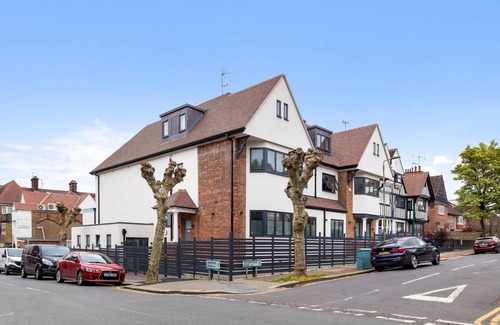 Golders Green Apartment | Luxury Flat in Studio