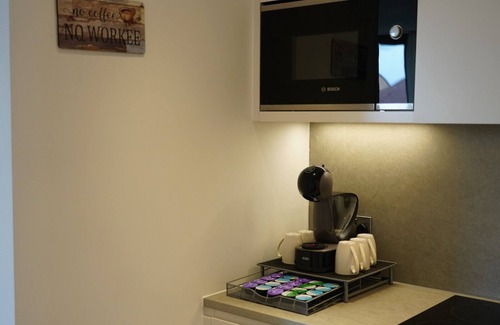 Dudden Hill Apartment | Luxury Flat with Pool/Gym 5 minutes to Station