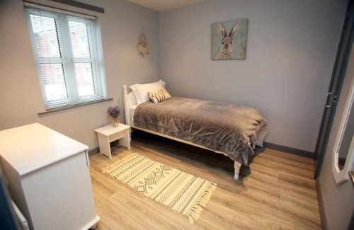 Londonderry Apartment | Luxury Townhouse: L/Derry City BT48 7JX