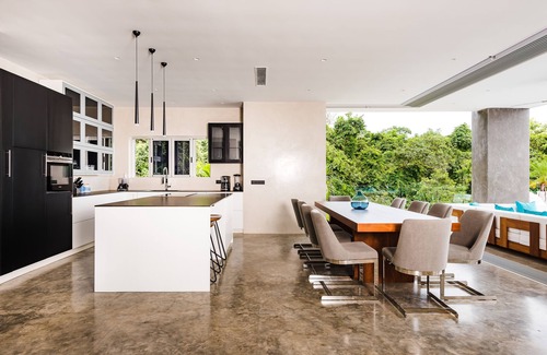 Black Beauty House | Luxury Getaway in Beautiful Costa Rica- Ocean View