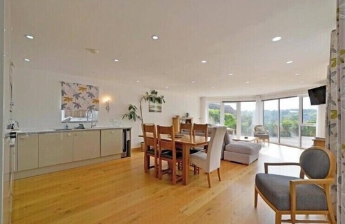 Mevagissey Apartment | Luxury ground floor Apartment Sleeps 5