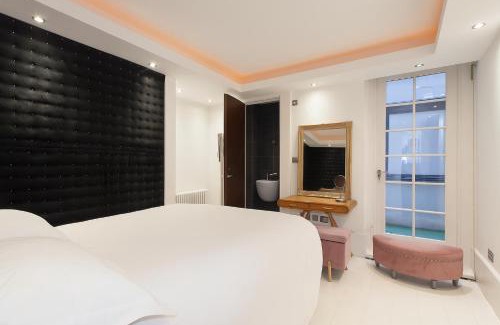 Queen's Park Apartment | Luxury Hampstead Garden Apartment