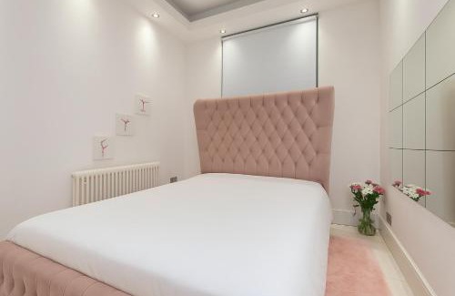Queen's Park Apartment | Luxury Hampstead Garden Apartment