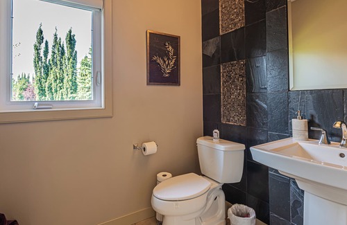 Division No. 11 House | Luxury Haven in Alberta!
