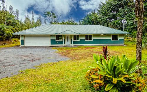 Keaau House | Luxury Hawaii Getaway- Close to Beach & Ocean home