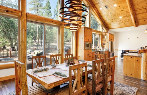 Evergreen Estates Cabin | Luxury Heavenly Lodge Big Bear~ Hot Tub + Pool Table