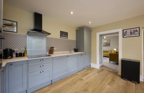 Lochend Cottage | Luxury Highland Garden Gem with Hot tub by Loch Ness
