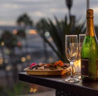 Middletown House | Luxury Hilltop Retreat in the City - Amazing View