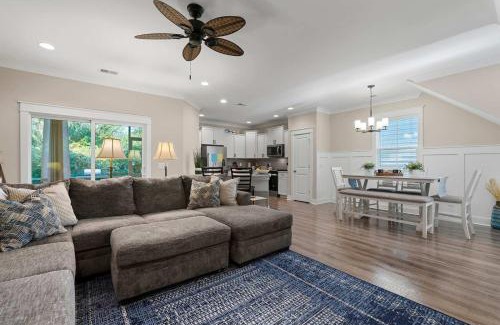 Spanish Wells House | Luxury Hilton Head Villa Getaway 4BR 3 Full BA 1 Half BA Beach Essentials Included