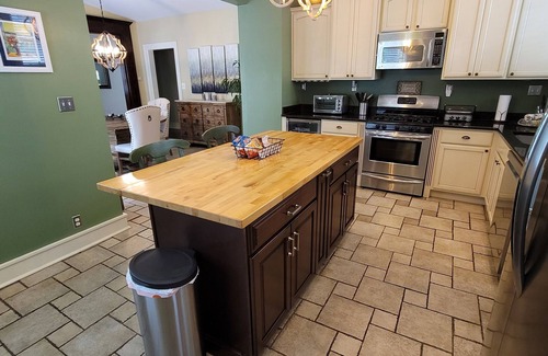Knoxville House | Luxury Historic North Hills - 3 minutes from Downtown & UT