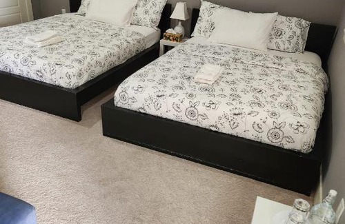 Surrey House | Luxury home 5 mins to surrey central, massive patios and living space