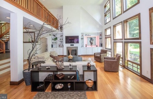 Spring City Villa | Luxury Home By Nature Preserve
