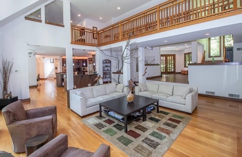 Spring City Villa | Luxury Home By Nature Preserve