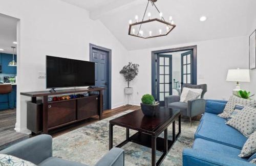 Detroit - Shoreway House | Luxury Home in the Heart of Gordon Square