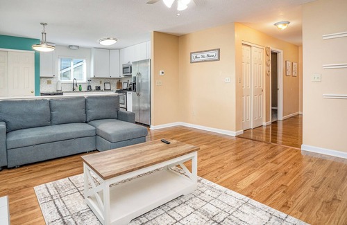 Lindenwald House | Luxury Home near Spooky Nook & Cincinnati attractions!