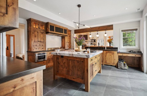 Stevensville House | Luxury Home + Private Pond & Trails